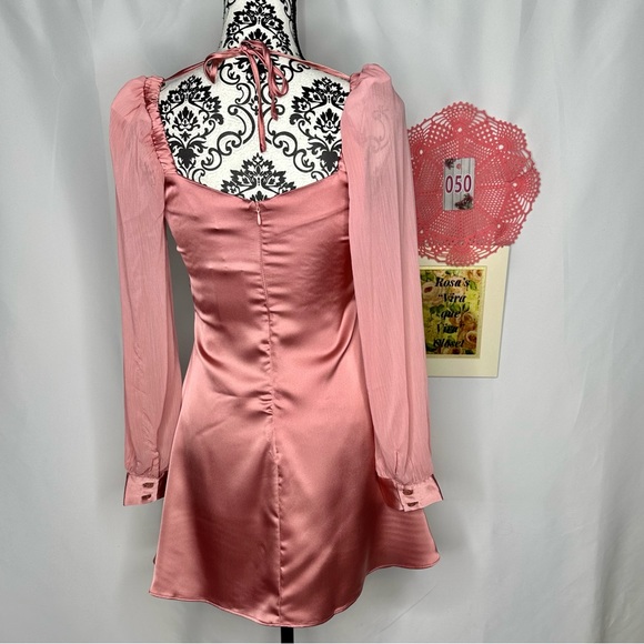 NWT WeWoreWhat Puff Sleeve Crinkle Chiffon Cowl Dress Rosewood Size 2 - Picture 8 of 16